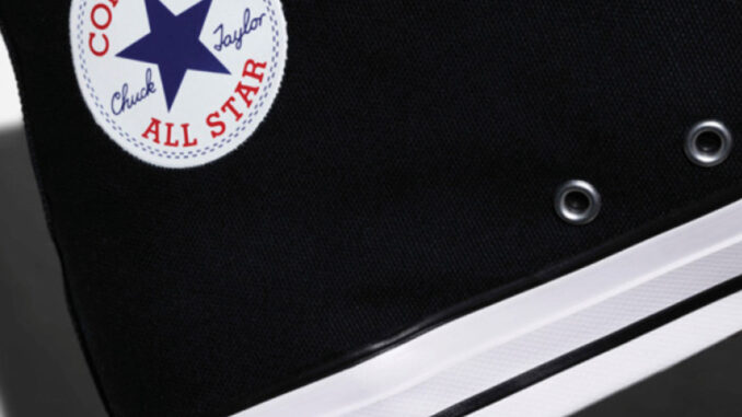 converse-sneaker-fiyatinda-buyuk-indirim-900-tllik-ayakkabinin-fiyati-120-tlye-dustu-wwsrCQlY.jpg