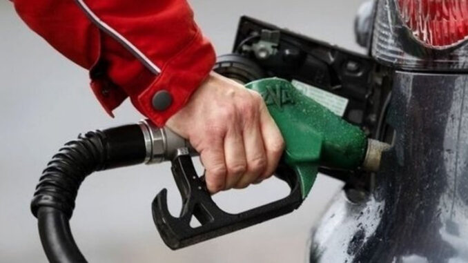 hem-benzine-hem-de-motorine-devasa-tutarda-indirim-geldi-VkmePBsa.jpg