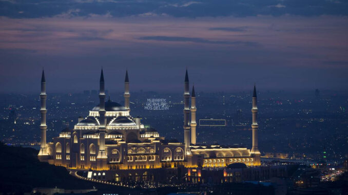 receb-i-serif-ve-regaib-kandili-ne-zaman-KU16vpjT.jpg
