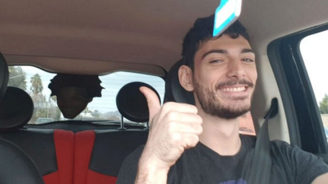unlu-twitch-yayincisi-takipcilerinden-caldigi-parayla-tesla-aldi-qwT4Z3G1.jpg